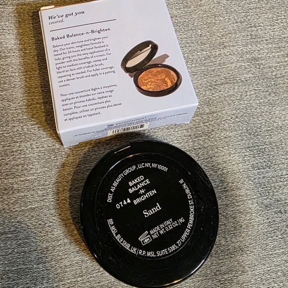 Laura Geller Baked Balance-N-Brighten Color Correcting Foundation SAND 0.32oz - Picture 3 of 3